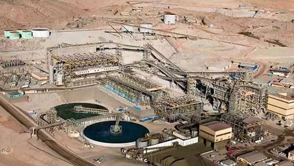 Customer Success Story: high-quality grease in the high-pressure grinding rolls (HPGR)